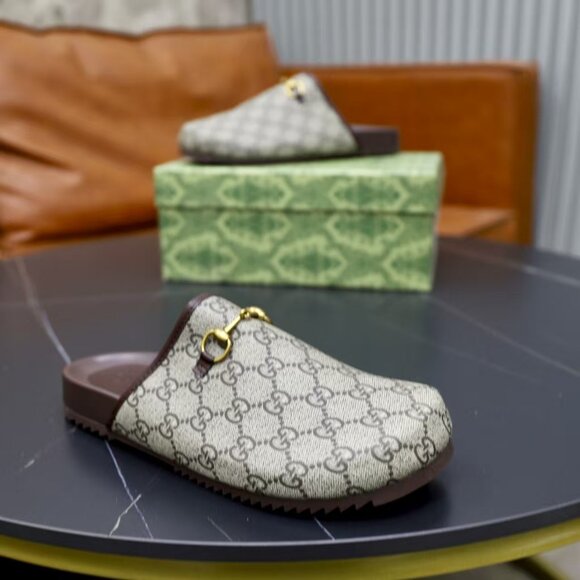 Gucci GG leather slides - Picture 4 of 5